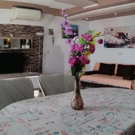 Apartment Libetrogir