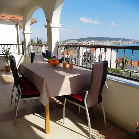 Libetrogir Apartment *
